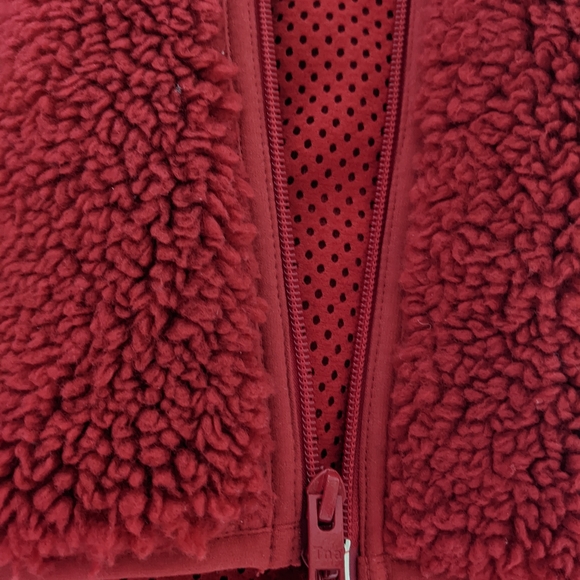 Aritzia TNA Fuzzy Zip Up Sweater, Red, XS - Picture 4 of 6